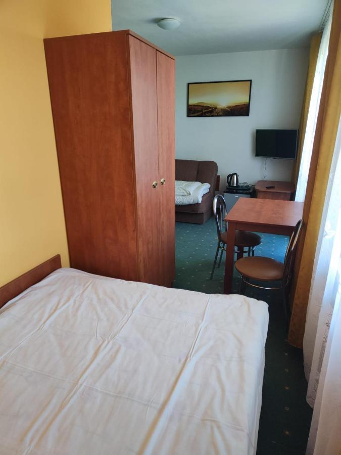 Joda Pokoje Goscinne Rewal Buitenkant foto