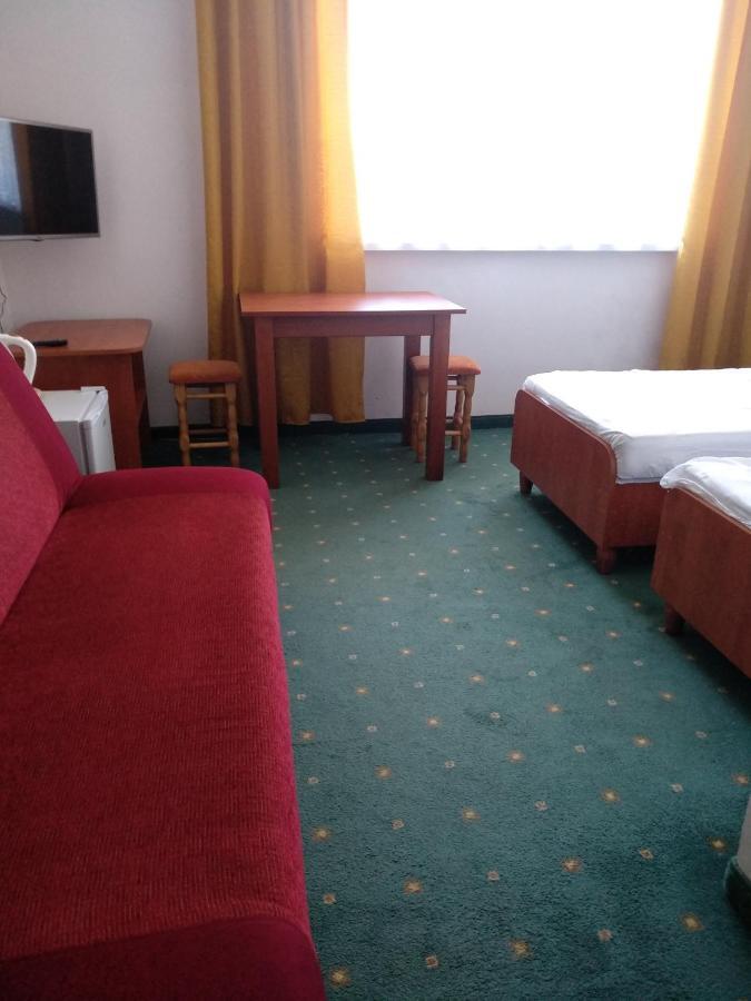 Joda Pokoje Goscinne Rewal Buitenkant foto